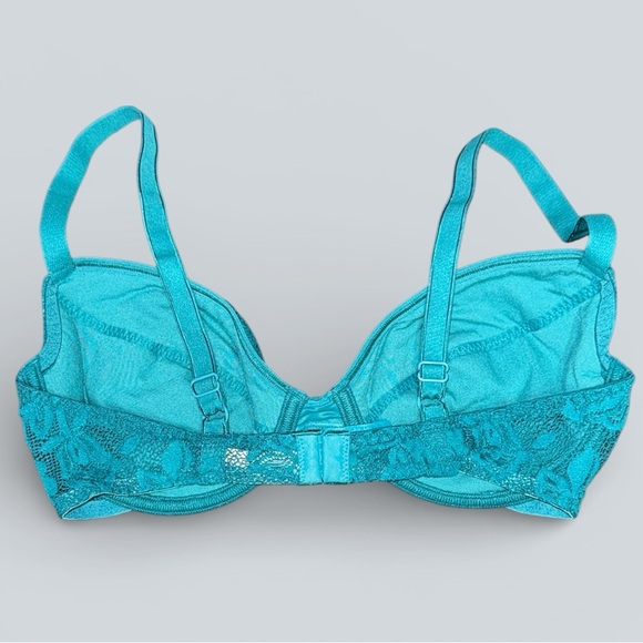 Victoria’s Secret Lace Underwire Bra - Picture 2 of 5